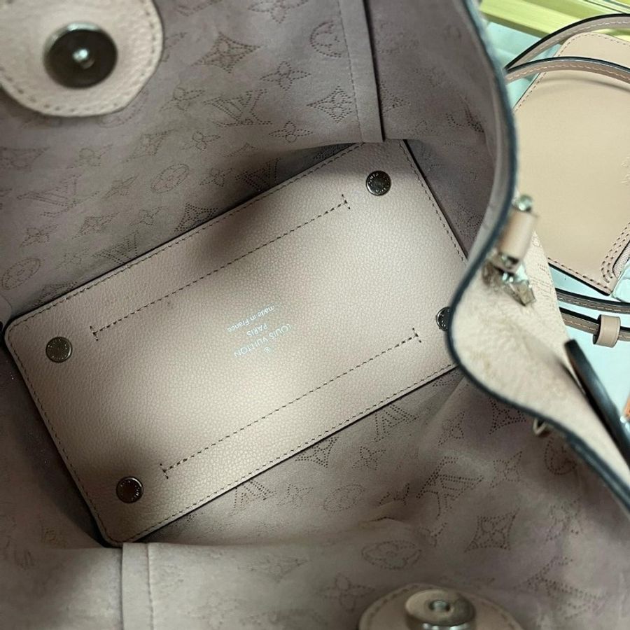 LV Hina bag-19