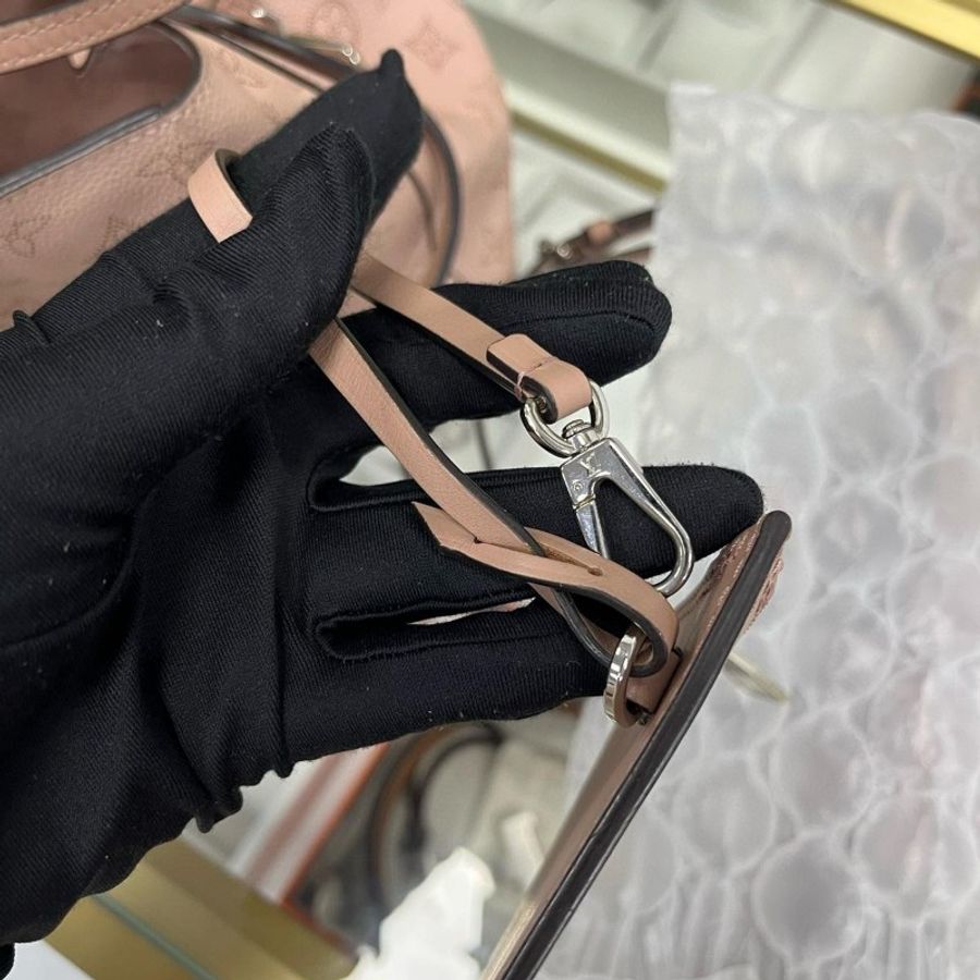 LV Hina bag-20