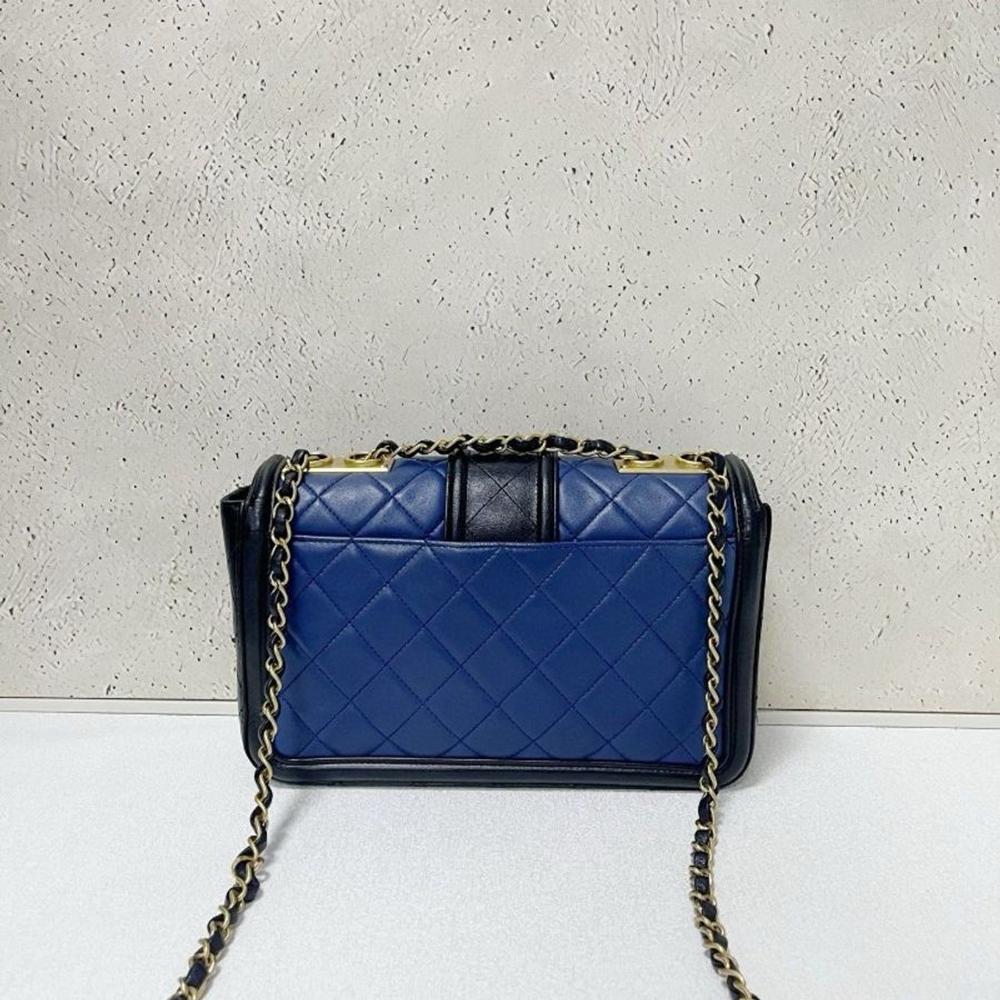 Chanel flap bag-1