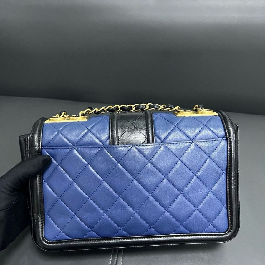 Chanel flap bag-6