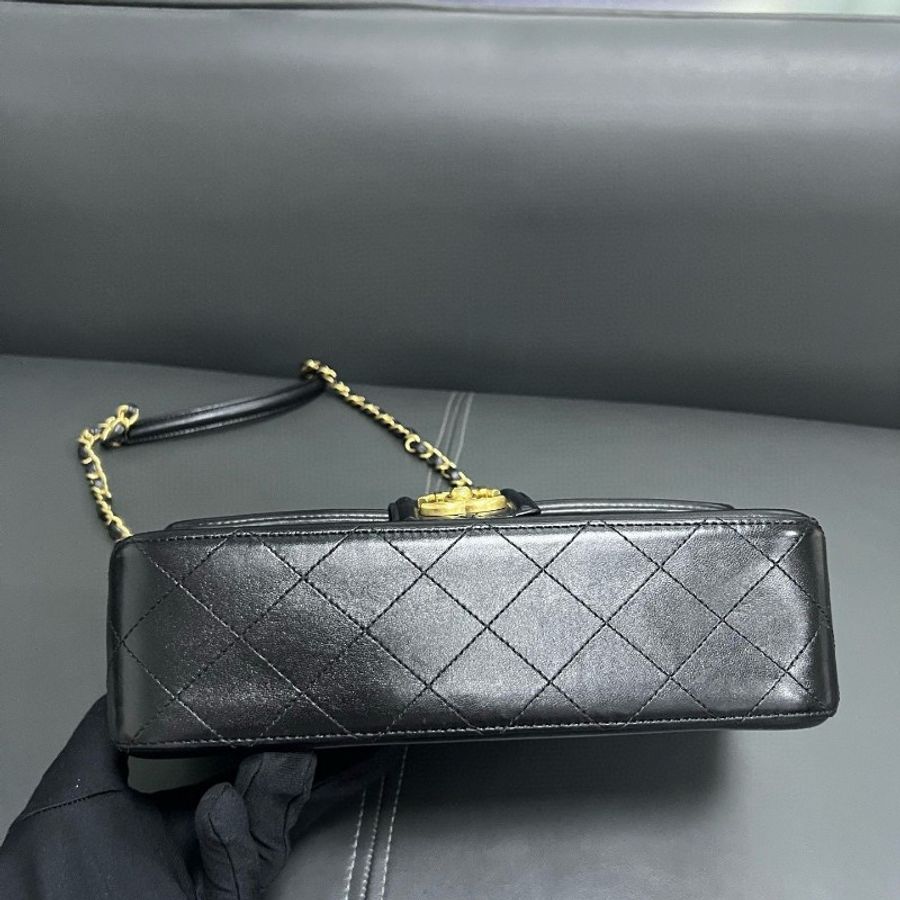 Chanel flap bag-9