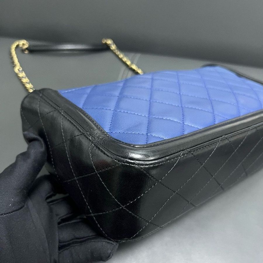 Chanel flap bag-15