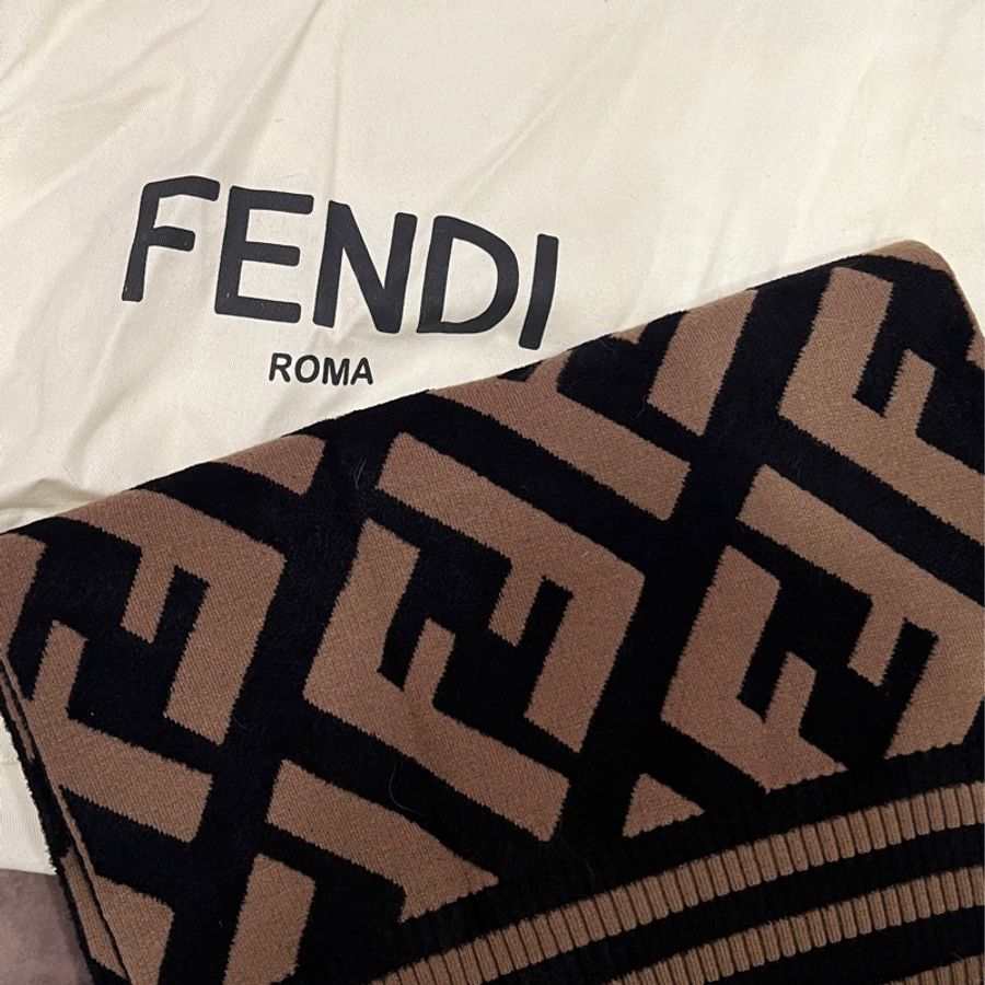 Fendi 老花羊毛圍巾/披肩-6