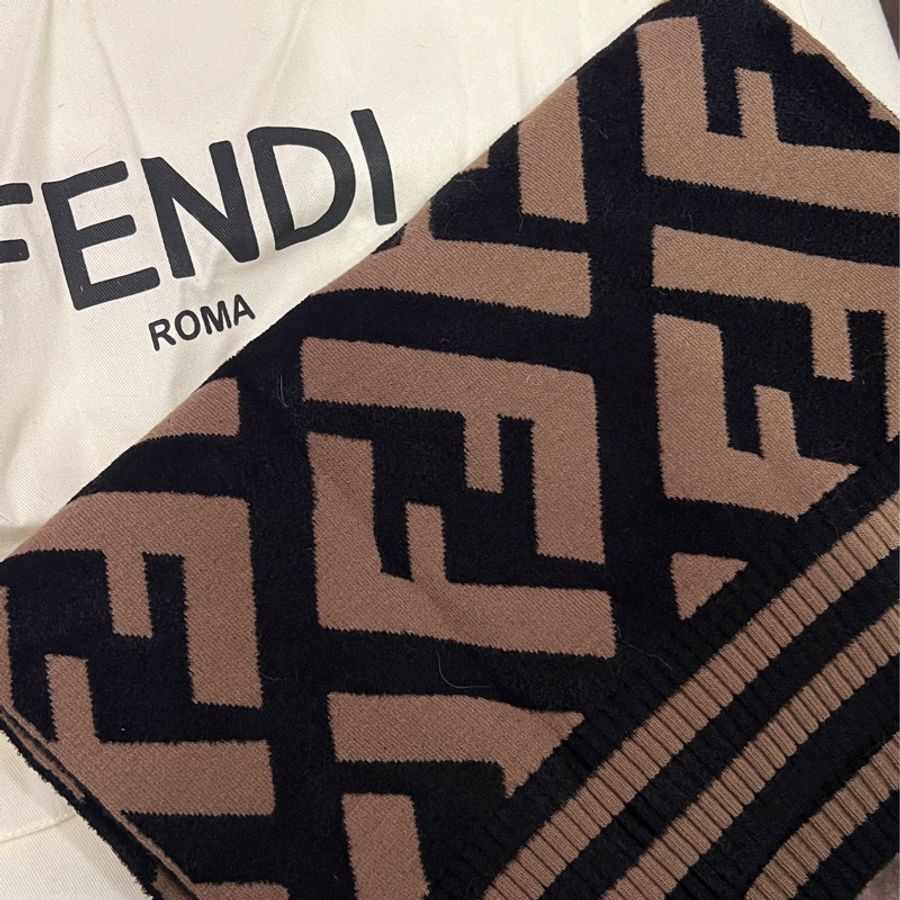 Fendi 老花羊毛圍巾/披肩-7