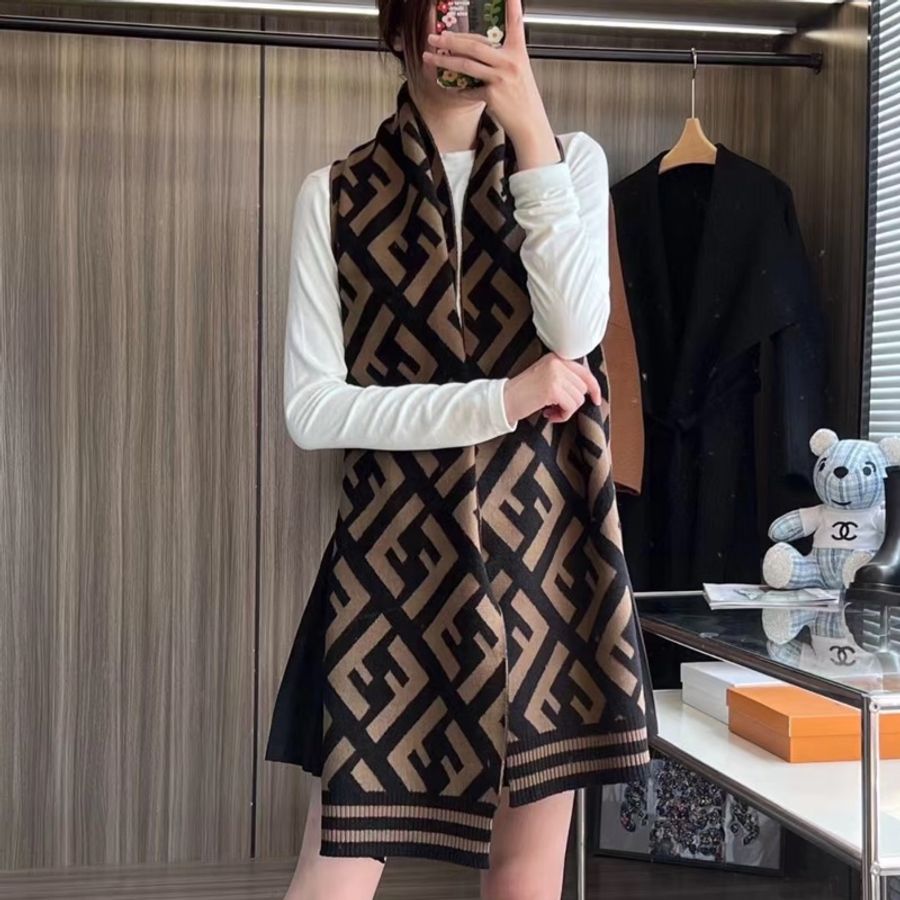 Fendi 老花羊毛圍巾/披肩-8