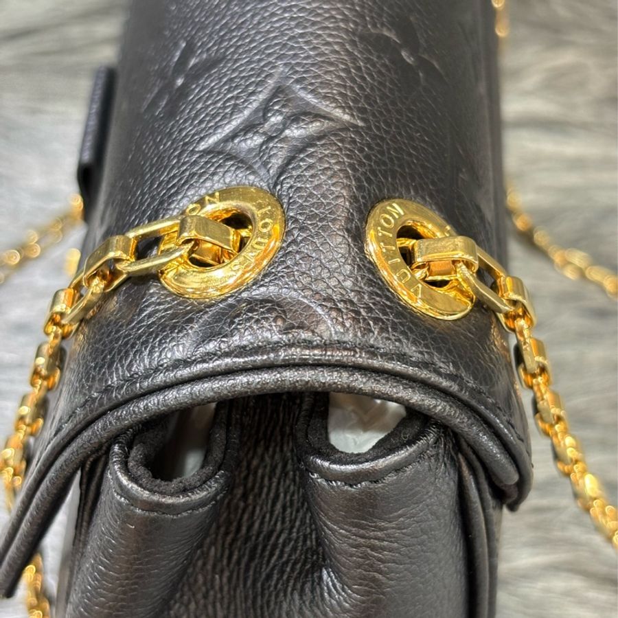 LV M48931 GERMAIN PM 黑色 牛皮 原花 壓紋 金鍊 肩背包 側背包 掀蓋包 下蓋包-12