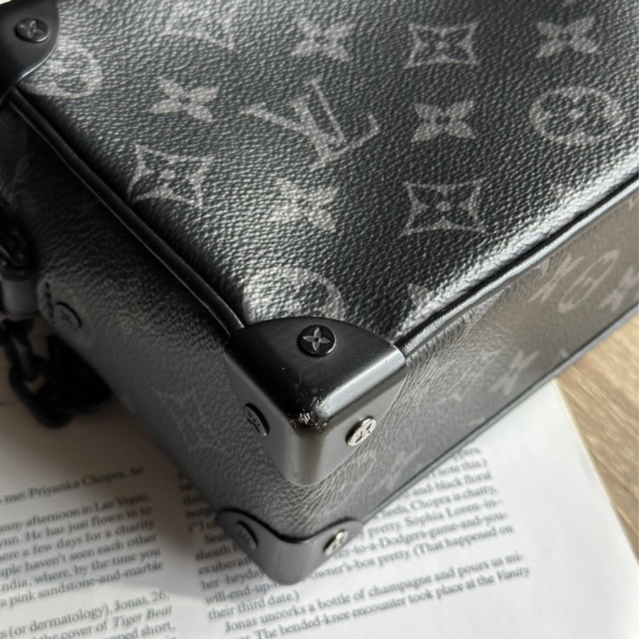 ˗ˏˋ 男生包包首選 º· 𓈒꙳ ˖ Louis Vuitton M44735 王鶴棣同款 Mini Soft Trunk 黑武士 斜背包-9