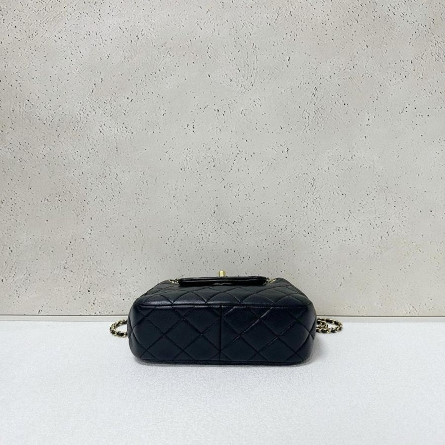 Chanel 24P 黑金羊皮hobo-4