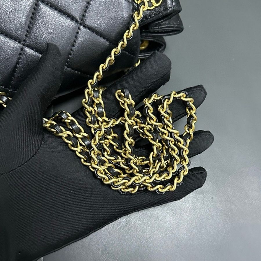 Chanel 24P 黑金羊皮hobo-19