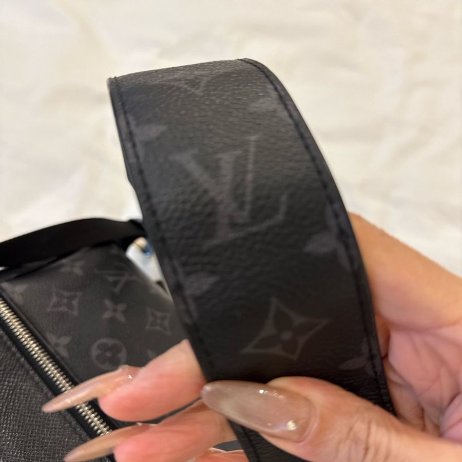 Lv outdoor 黑老花相機包-4