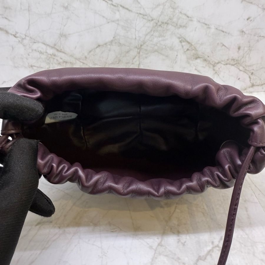 BV 迷你BULB金球小牛皮抓皺斜背包 葡萄紫-5