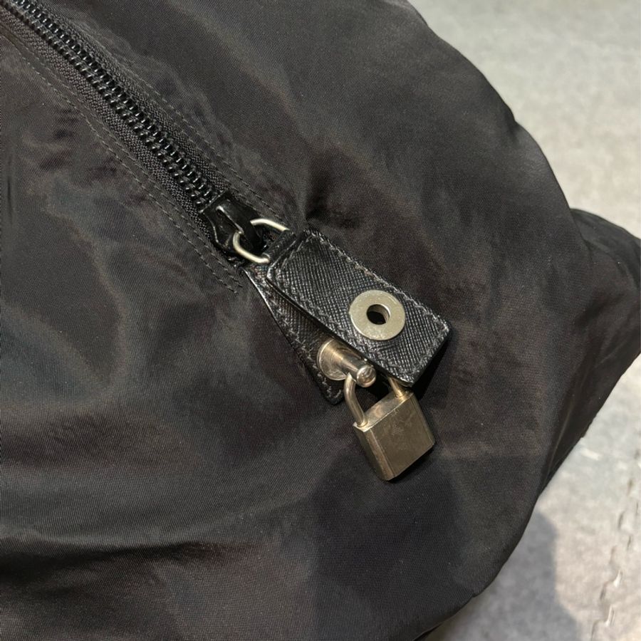🏷️ Prada 尼龍旅行袋-6