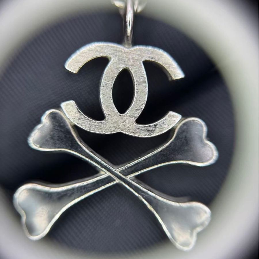 Chanel Vintage 03A 琺瑯黑色骷髏骨灰色CC項鏈-14