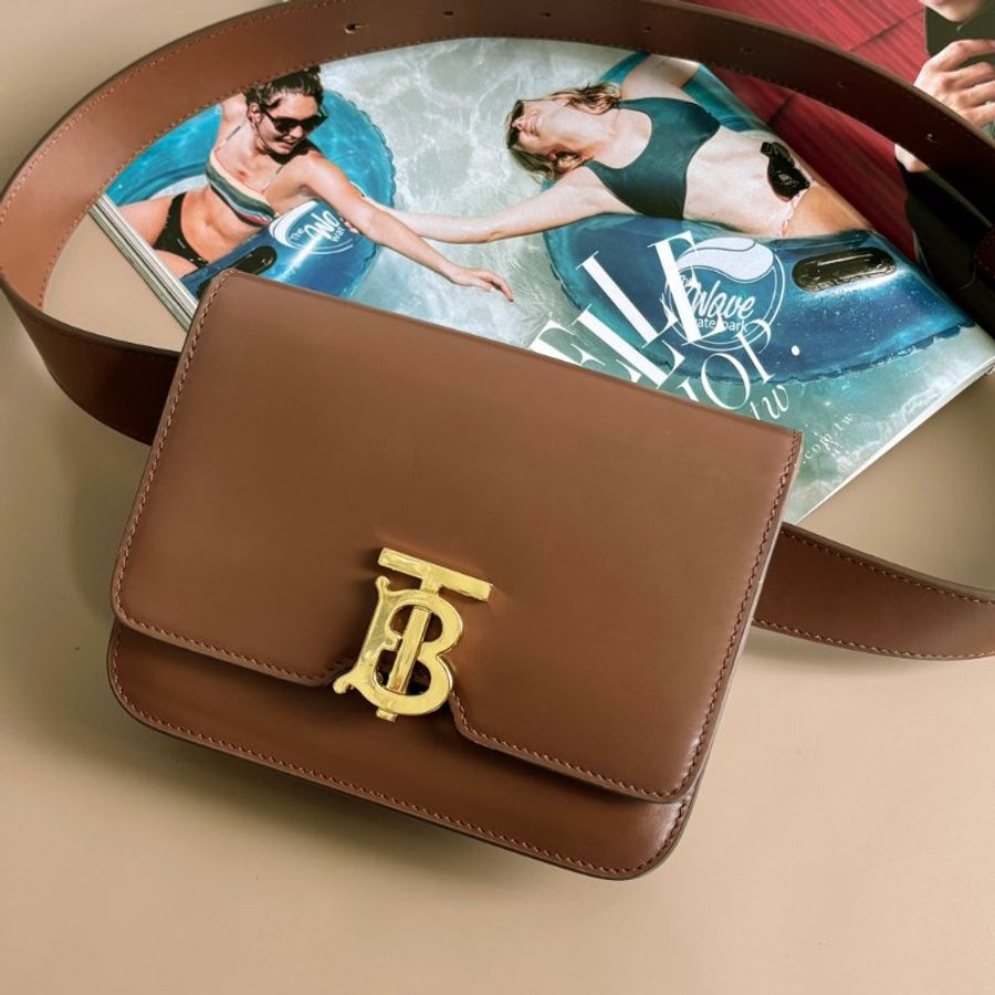 ::BURBERRY:: TB smooth leather belt bag 金色LOGO滑面皮革腰包 胸口包-0