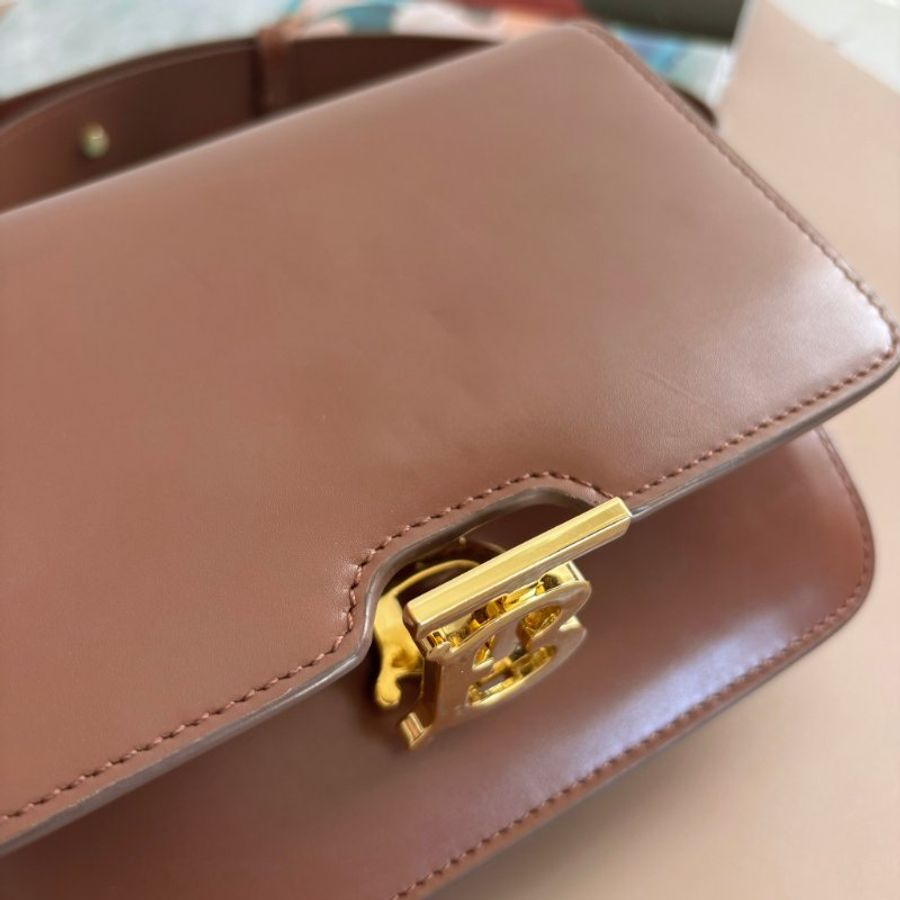 ::BURBERRY:: TB smooth leather belt bag 金色LOGO滑面皮革腰包 胸口包-27