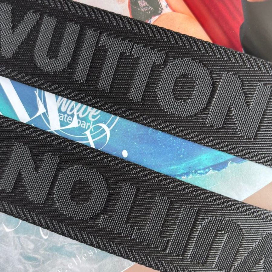 ::Louis Vuitton:: LV M81398- Bubblegram 縫線牛皮肩背/斜背兩用包-25