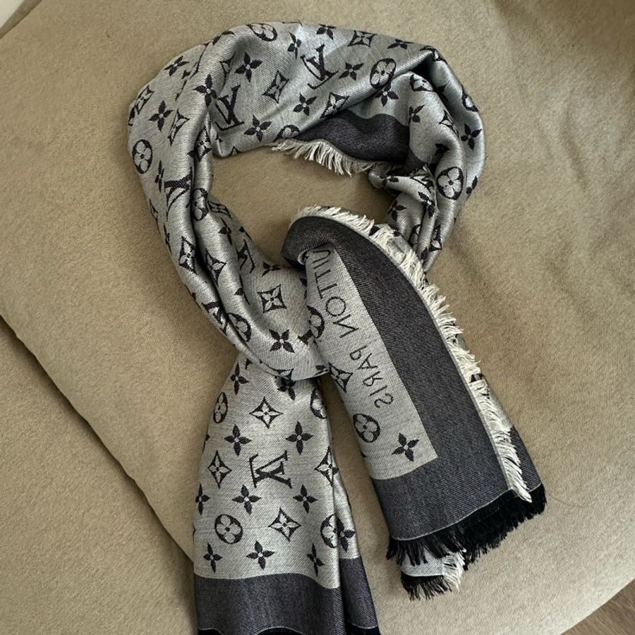 LV M71378 Monogram Denim 披肩/滿版老花/羊毛絲綢披肩/圍巾/黑銀/黑灰-7