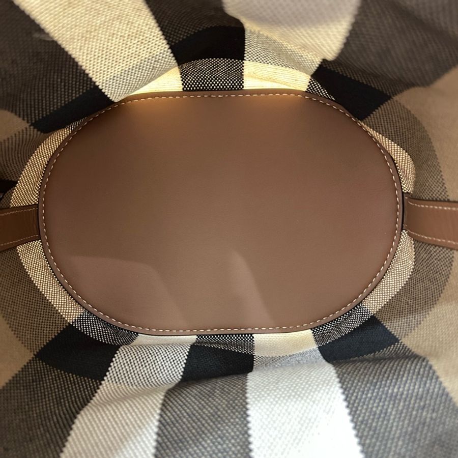 Burberry 經典格紋棉麻拼接牛皮水桶包 2024年-22