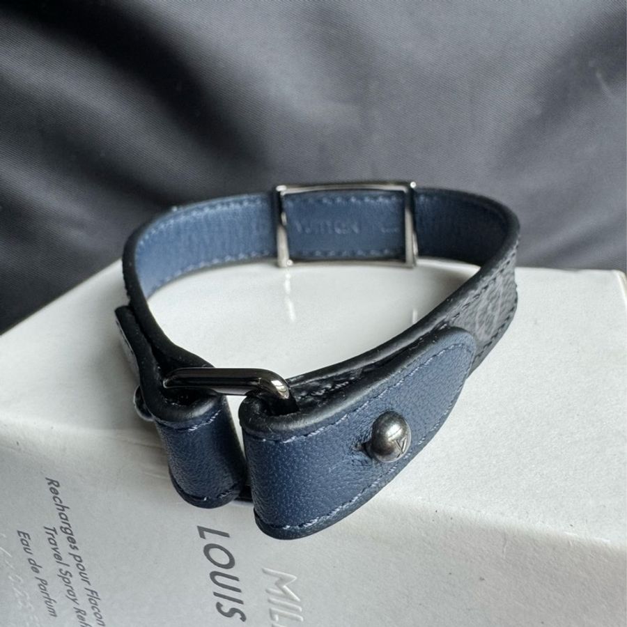 LOUIS VUITTON M6782 LV Cutout Monogram Eclipse Bracelet 男生經典手環-4