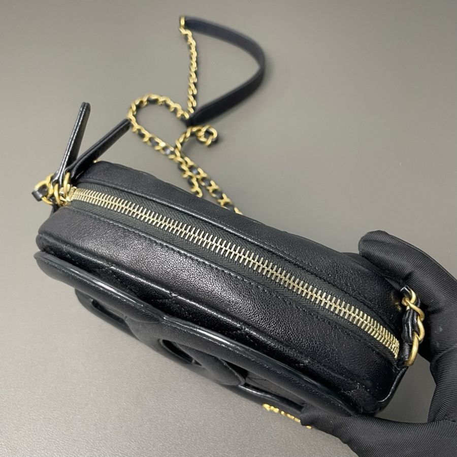 Chanel 黑金牛皮 限量秀款 雙C大logo 29開 尺寸約20x13-9
