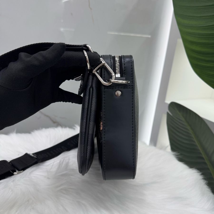 Louis Vuitton 限定三合一芯片款郵差斜挎包 黑色棋盤格配動物印花 尺寸約25X4.5x18cm-3