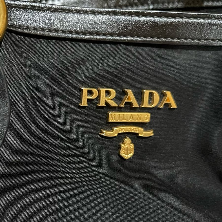 Prada經典尼龍手提包-60