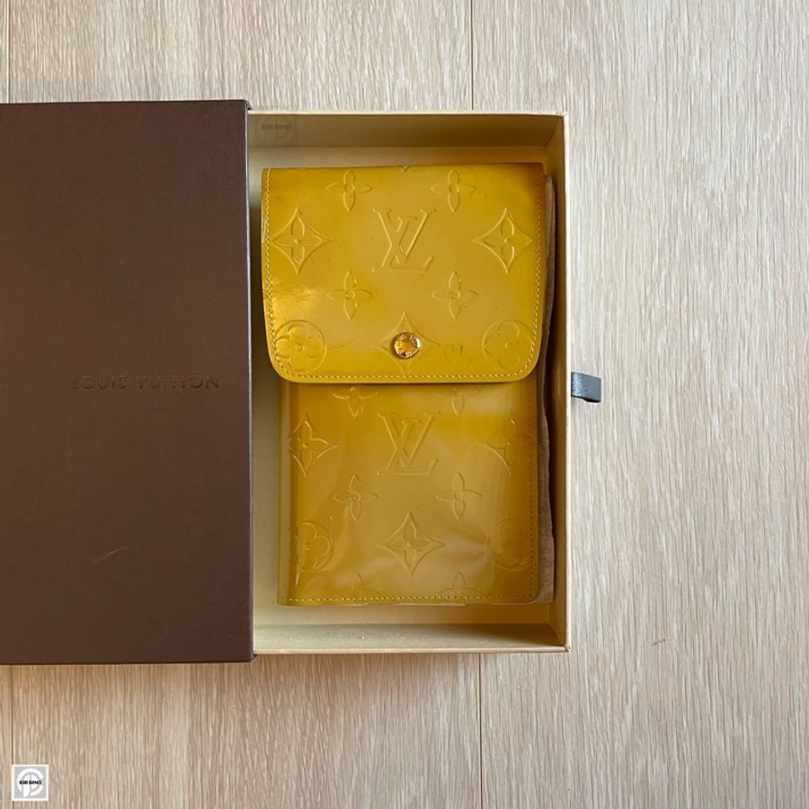 LV Louis Vuitton 黃綠漆皮 可穿戴錢包 小包-0