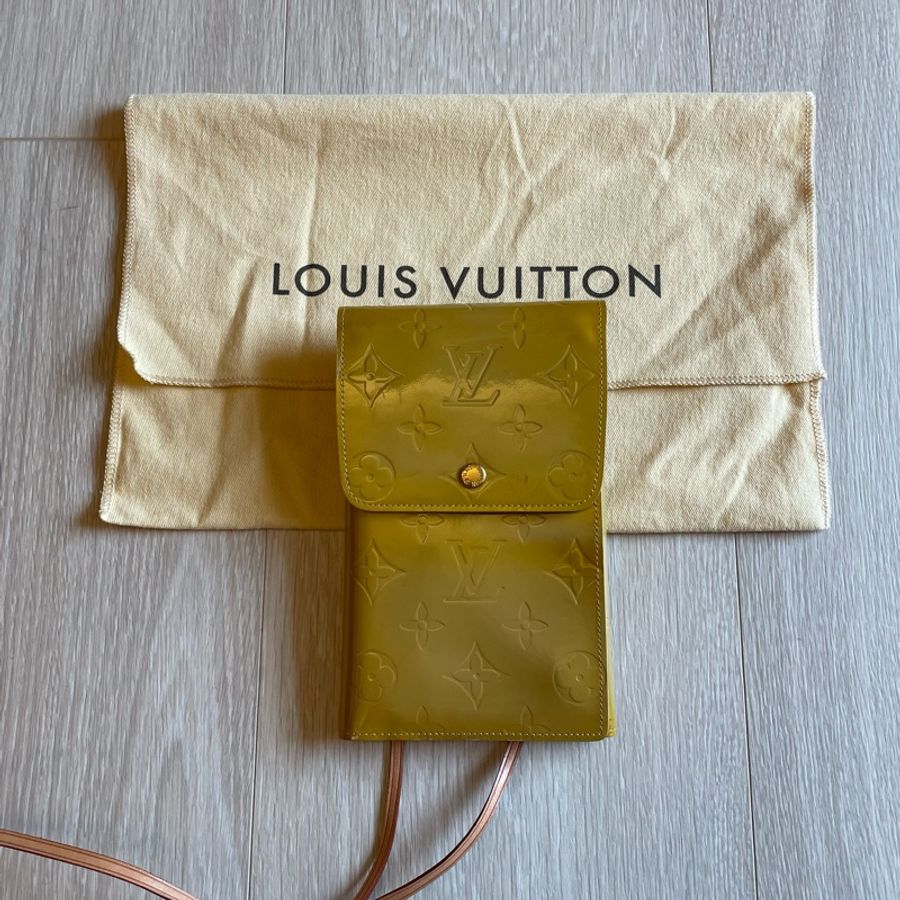 LV Louis Vuitton 黃綠漆皮 可穿戴錢包 小包-4
