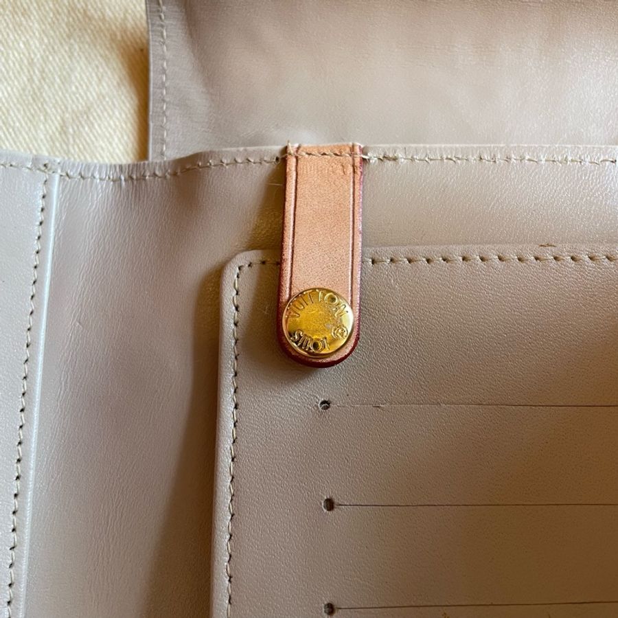LV Louis Vuitton 黃綠漆皮 可穿戴錢包 小包-14