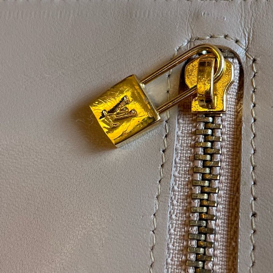 LV Louis Vuitton 黃綠漆皮 可穿戴錢包 小包-20