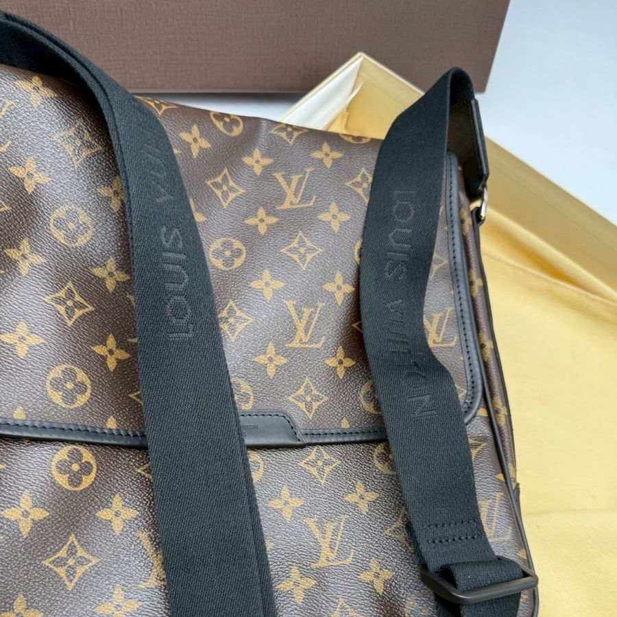 Louis Vuitton 男生老花翻蓋斜背包-16