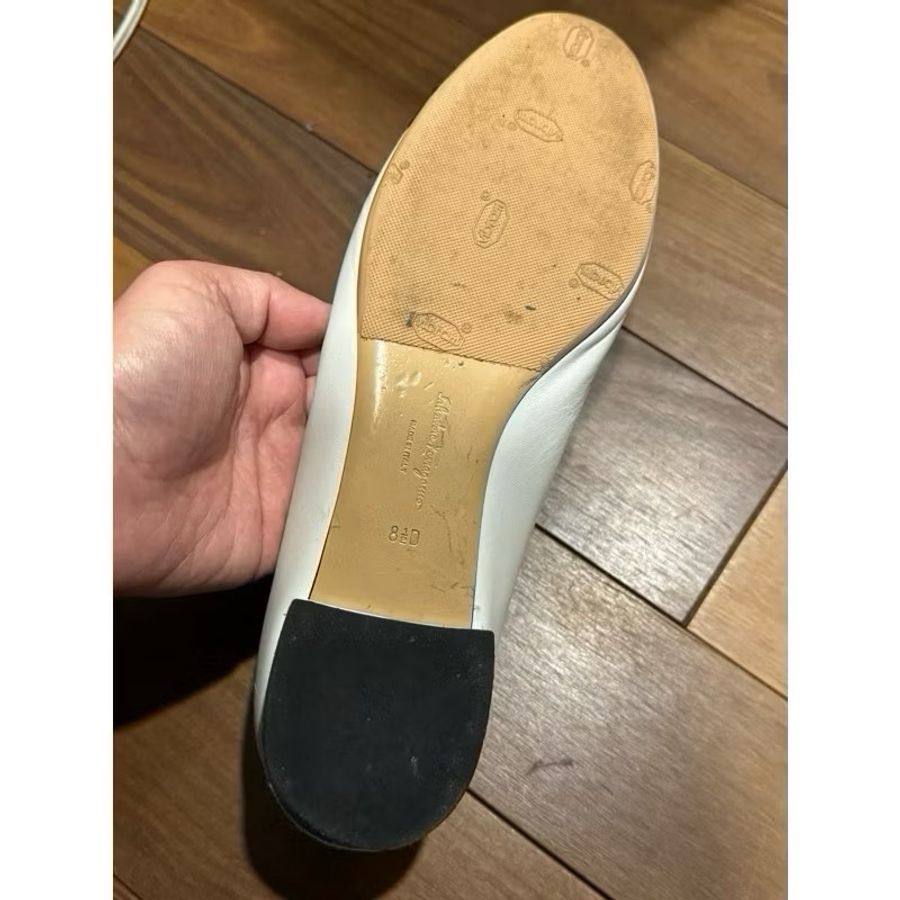 Ferragamo Vara 黑白撞色|8.5C 寬楦|附原盒|氣質款平底鞋-9