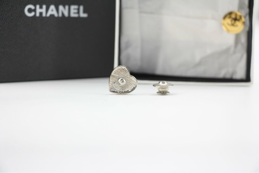 Chanel Vintage 03A 金屬美式風格心形胸針-7