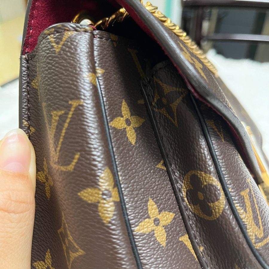 98新 LV Passy郵差包-9