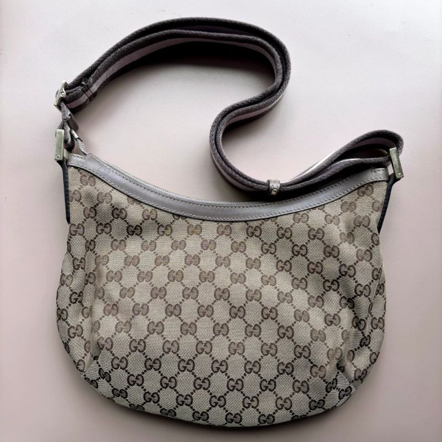 ::GUCCI:: 181092 米色烏木色GG帆布薰衣草紫色織帶半月包 斜背包-1