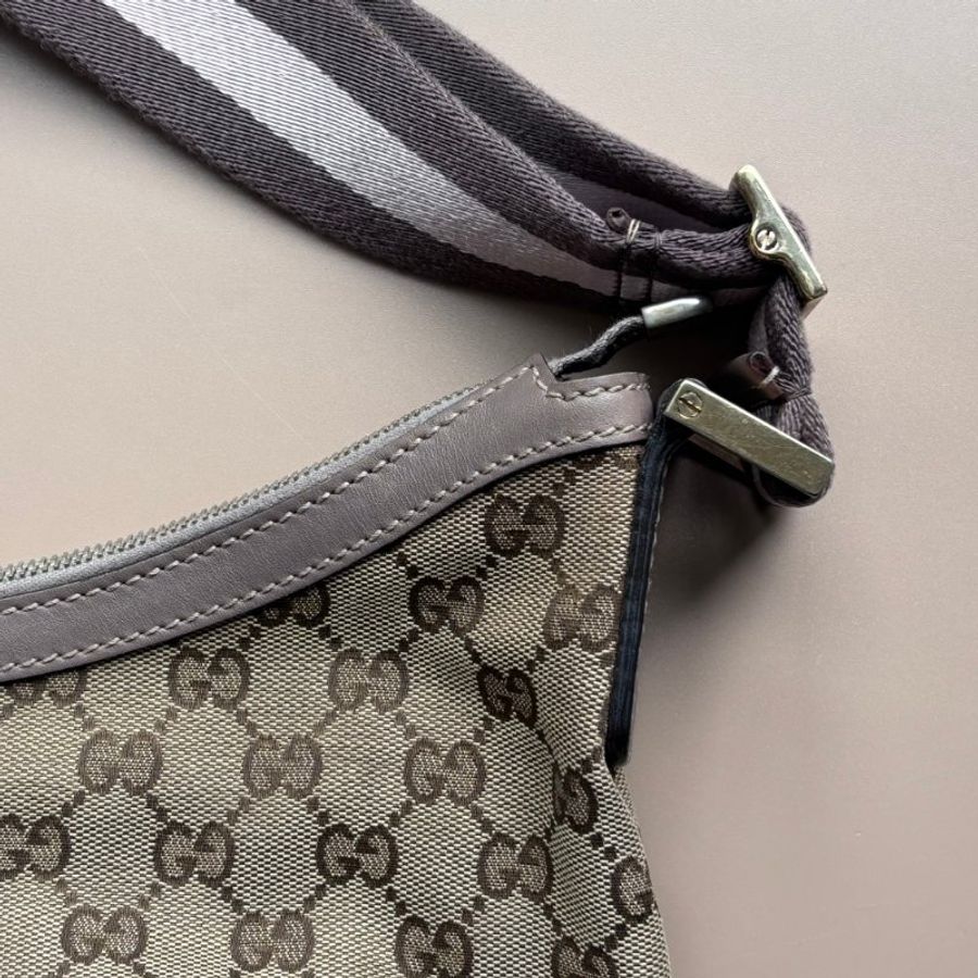 ::GUCCI:: 181092 米色烏木色GG帆布薰衣草紫色織帶半月包 斜背包-3