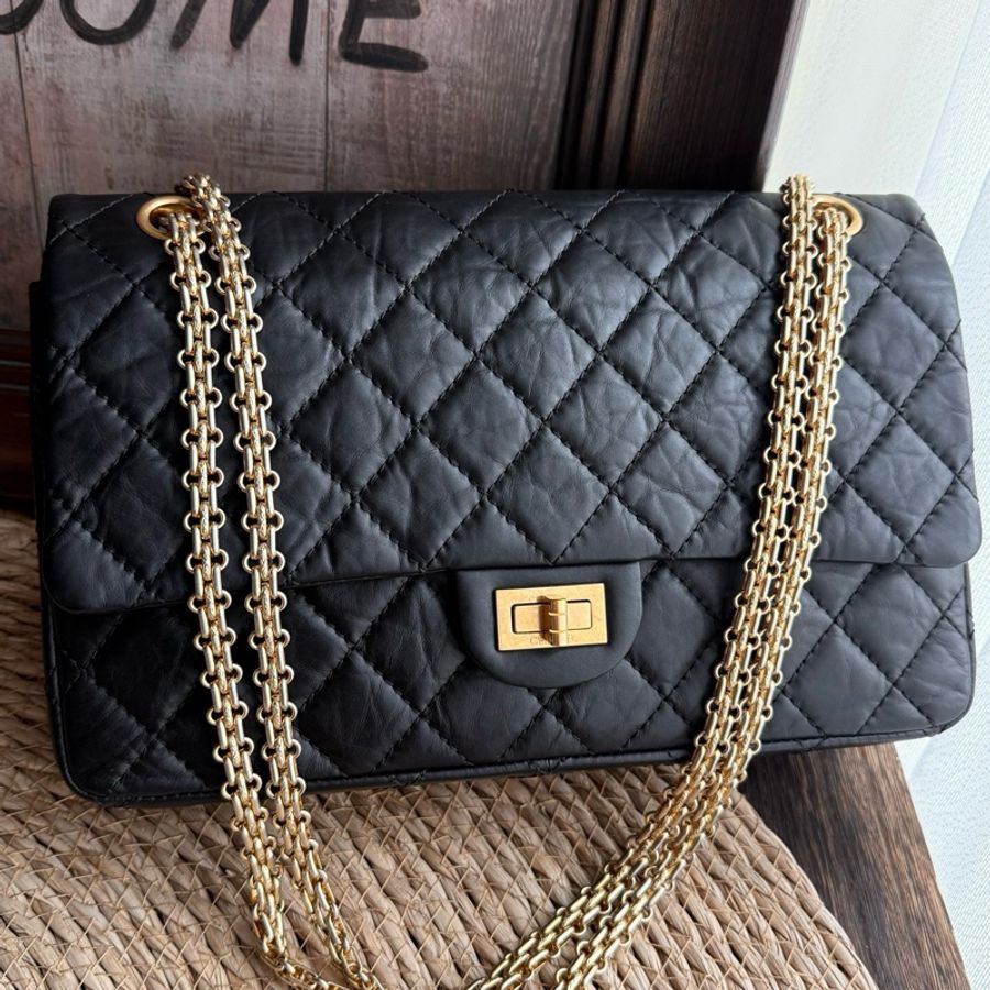 chanel 2.55黑金褶皺牛皮鏈條包中號 尺寸約28底長 年份:16開-1