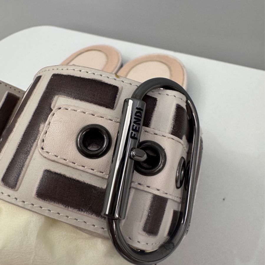 Fendi 尖頭穆勒鞋｜裸色 35號 經典 FF Logo-3