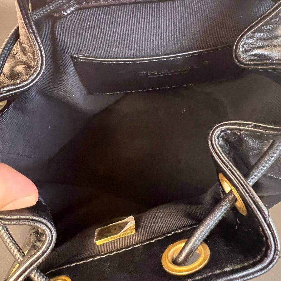 98新 Chanel 香奈兒書包雙肩背包尺寸20.0 × 19 × 12.0 專櫃價49600HKD-13