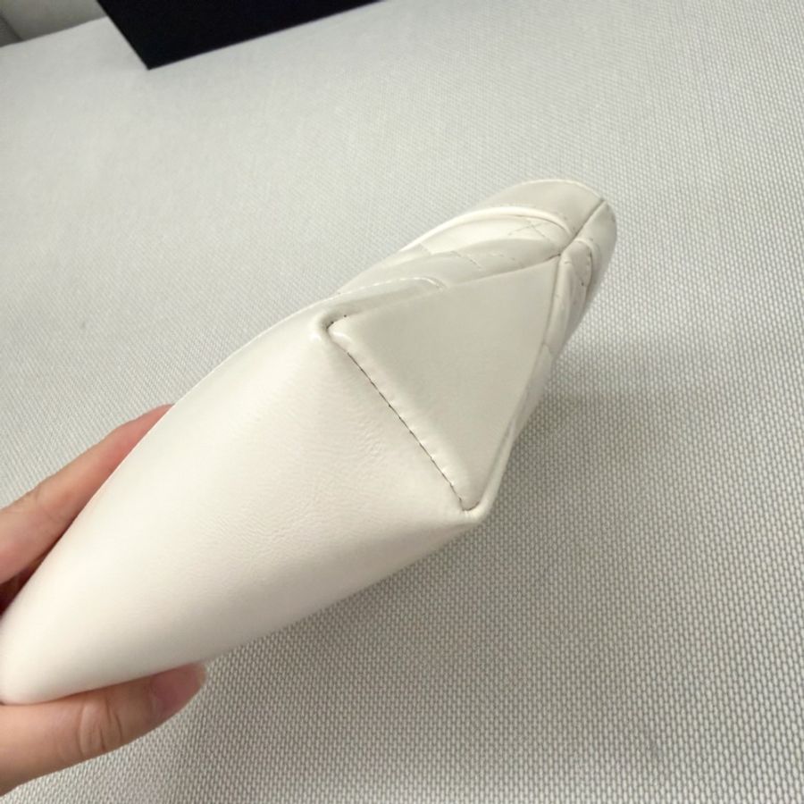 Chanel 31 nano 全新白色小牛皮手提鏈條包-4