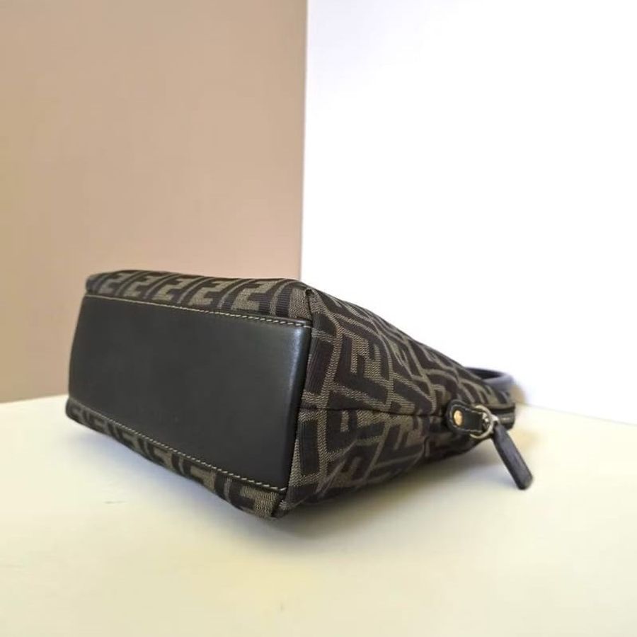 【LA LUNE】中古包 Fendi 小貝殼黑咖啡色老花單肩包 側背包 斜背包 二手包-7