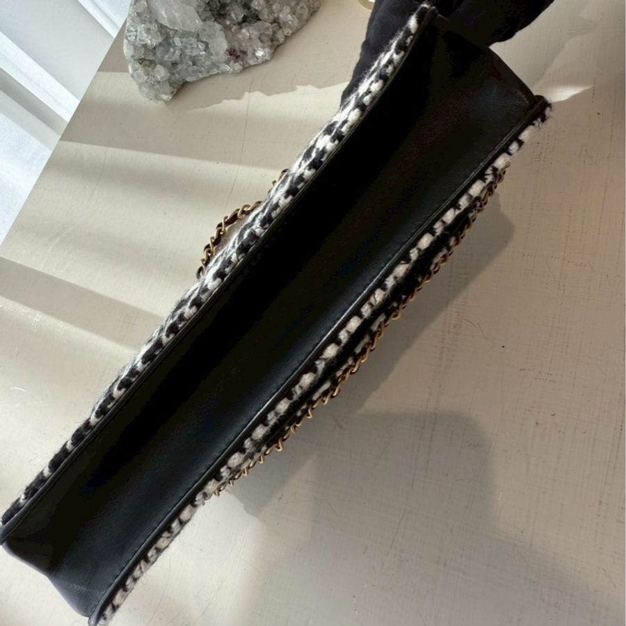CHANEL 愛心釦千鳥格紋信封腋下包 芯片款-5