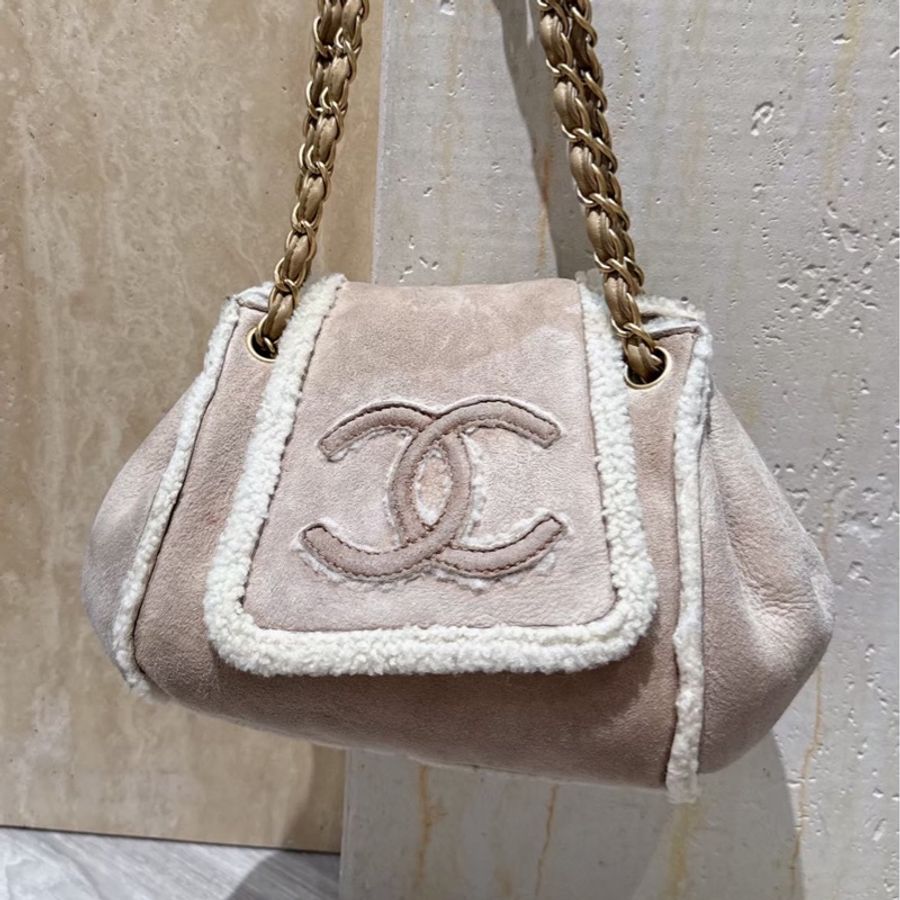 CHANEL 麂皮毛毛鏈條包 7開-0