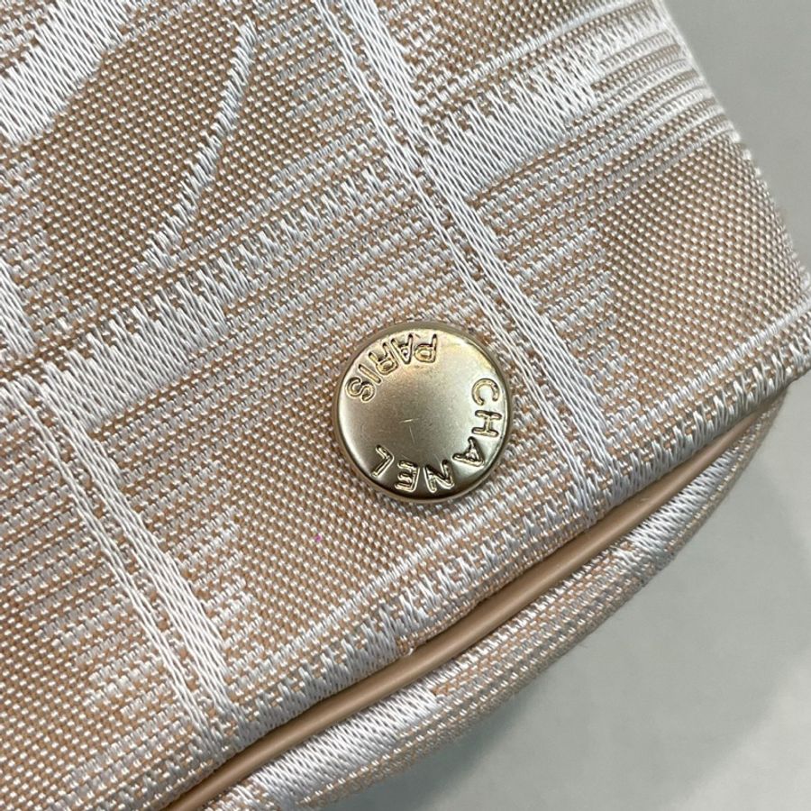 Chanel 奶茶色冰格 手拎袋 XB507-31