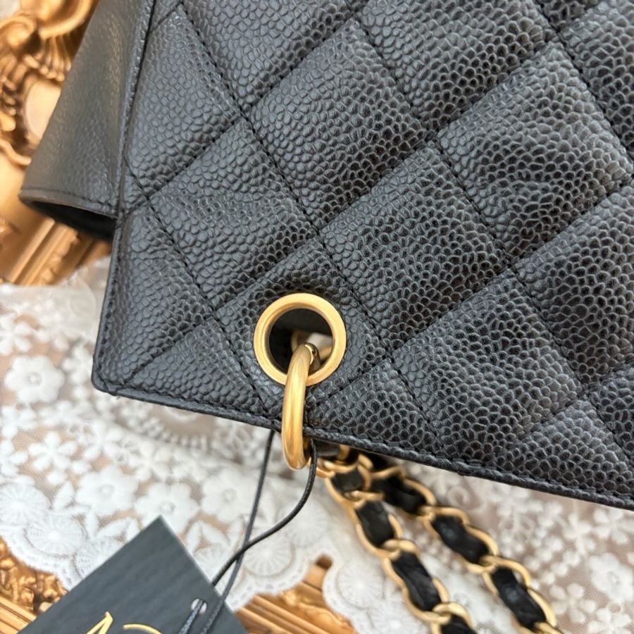 Chanel 魚子醬牛皮黑金鏈條包-26
