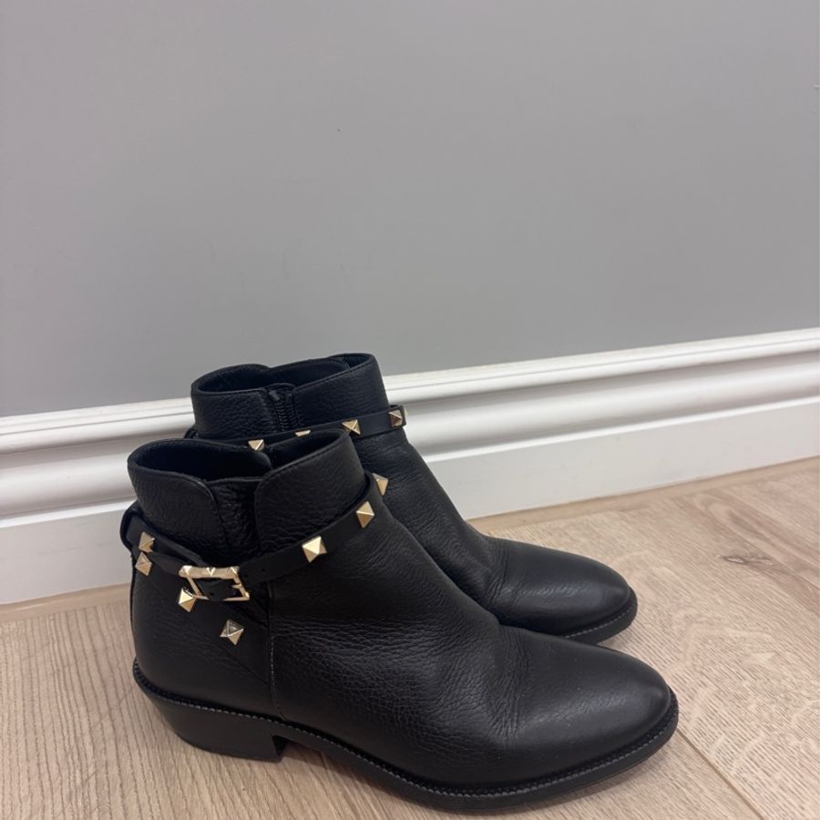 Valentino 經典黑色短靴 35.5號-0