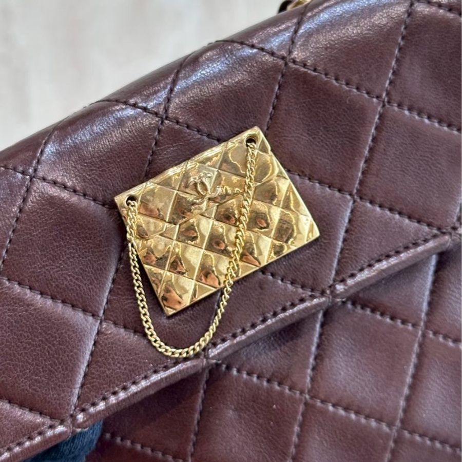 CHANEL vintage 咖啡色金牌中古小鏈條包-1
