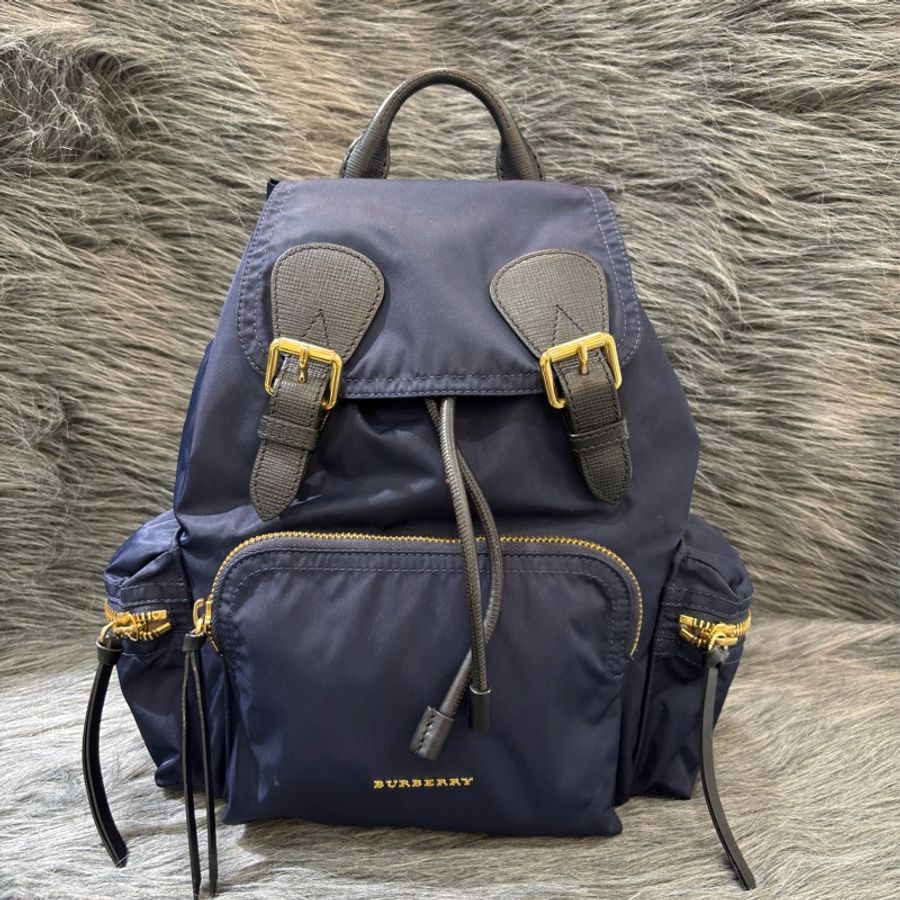 BURBERRY The Rucksack 4016624 深藍 尼龍 中 軍旅背包 雙肩包 肩背包 側背包 後背包-0