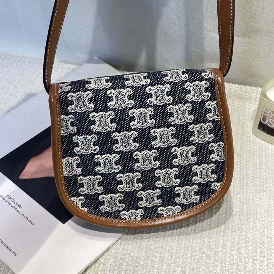 Celine mini海軍藍刺繡馬鞍斜挎包 約底長14*高12-4