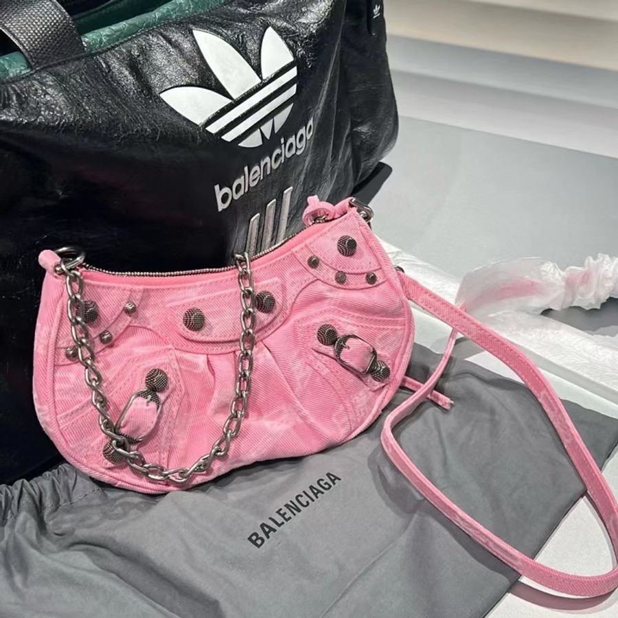 🈶️購證❤️ #balenciaga #巴黎世家 粉色 #牛仔 #機車包 #月亮包-0